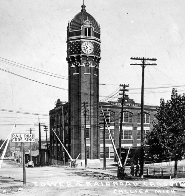 Welfare_bldg_with_Livery_barn